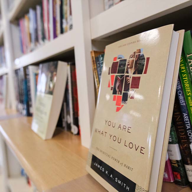 Close up of books on the shelves in the Jericho Congregational Church library